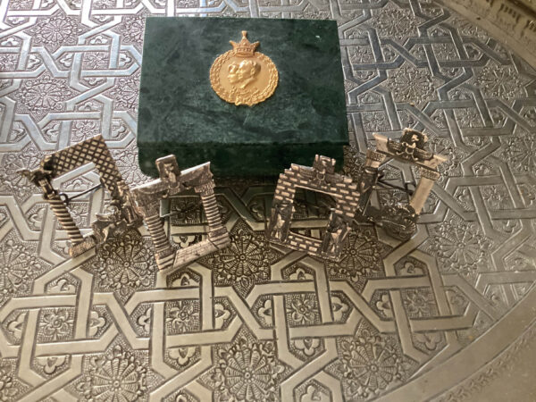 Marble case as it is with 4 Mini Persepolis frames
